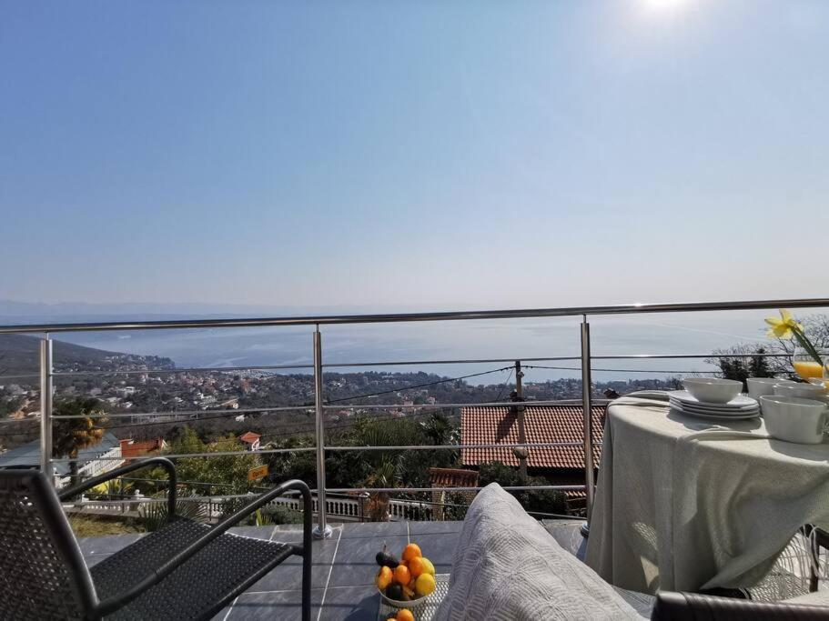 Ferienwohnung Mit 180° Meerblick Dobreć Exterior foto