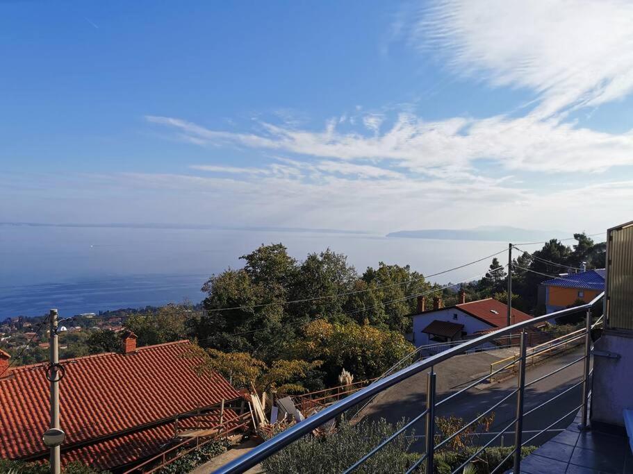 Ferienwohnung Mit 180° Meerblick Dobreć Exterior foto